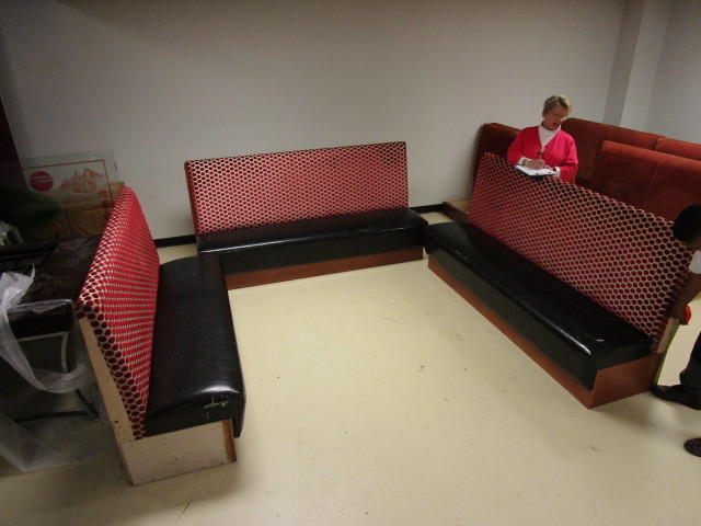 FANCY SINGLE BOOTHS