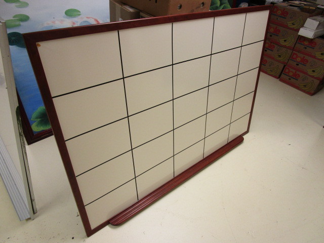 MEDIUM SIZE WHITE BOARD WITH GRIDS