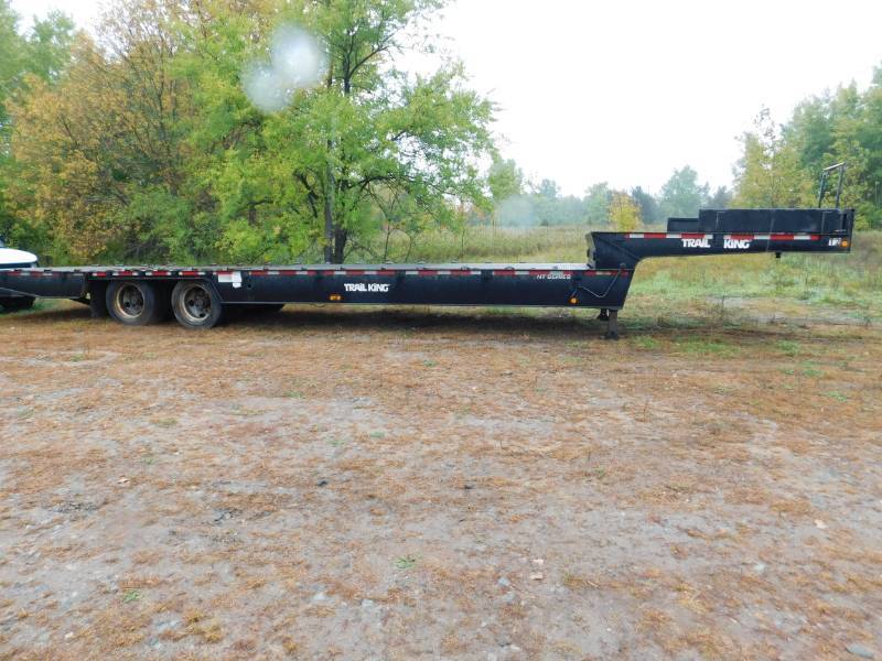 lot 6 image: 2008 Trail King Trailer