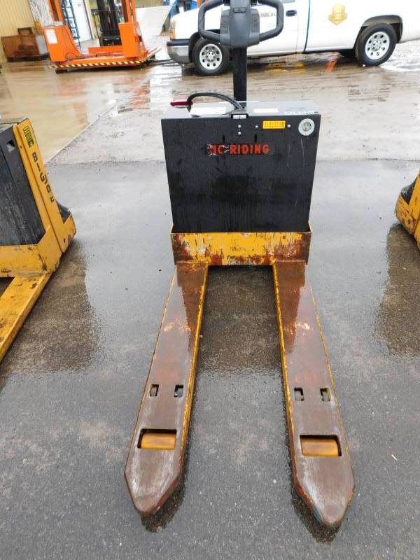 lot 9 image: 2011 Big Joe WPT-45 Electric Pallet Jack