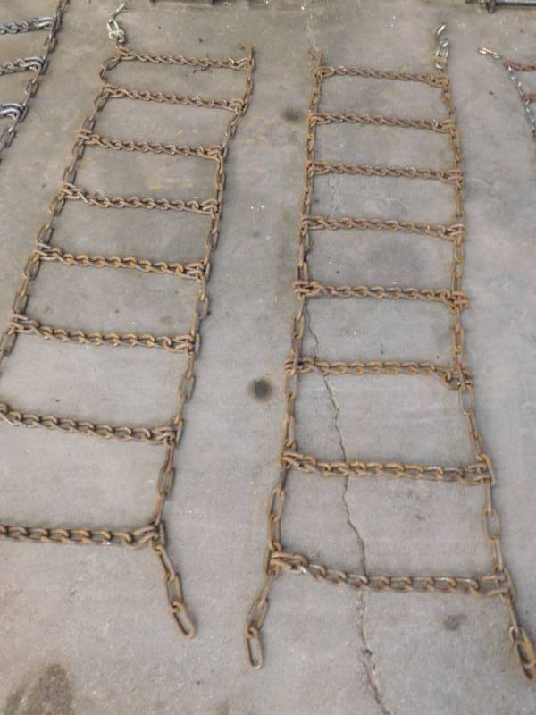 lot 19 image: Set of Use Tire Chains - 55 x 14(w)
