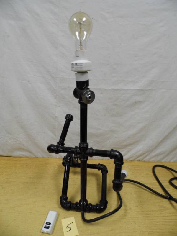 lot 5 image: Light Made from AutoMotorcycle Parts