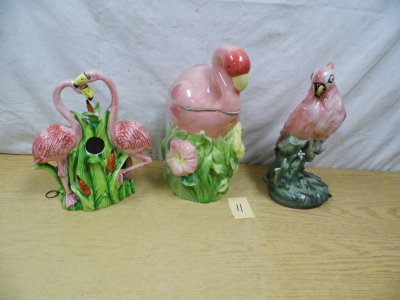 lot 11 image: Flamingo Birdhouse - Cookie Jar - Cockatoo