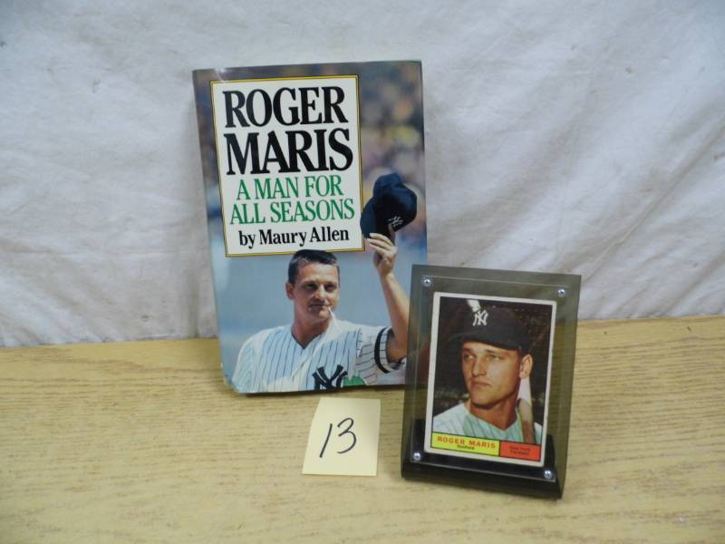 lot 13 image: Roger Maris Baseball Card w Book