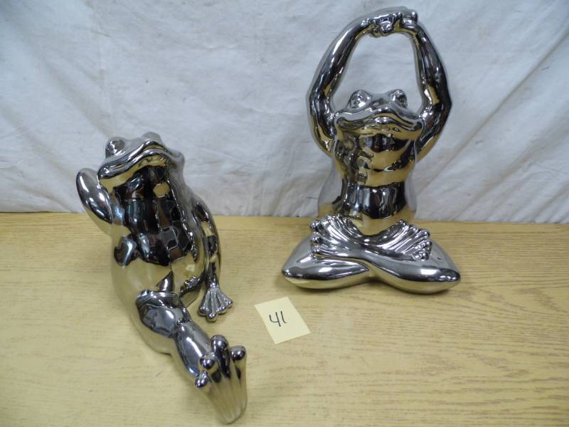 lot 41 image: Frog Statues