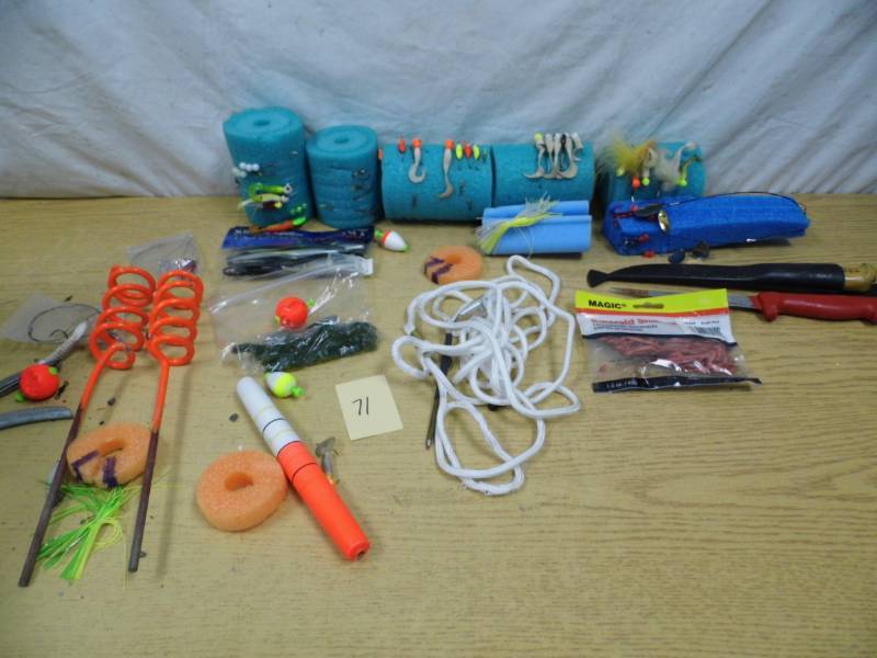 lot 71 image: Fishing Items