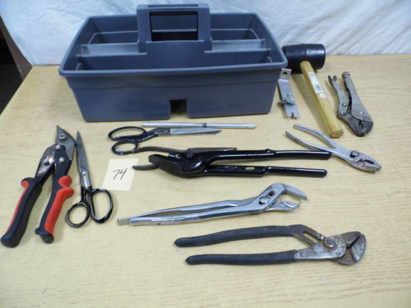lot 74 image: Tools - Caddy