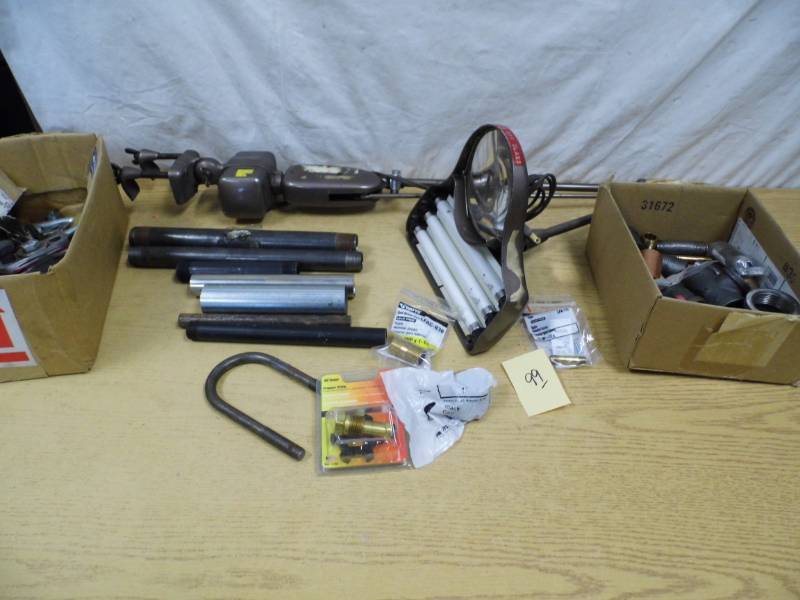lot 99 image: Lit Magnifier - Misc