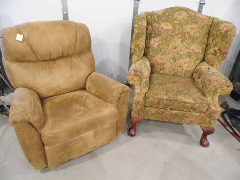 lot 118 image: Recliner - Wingback Chair