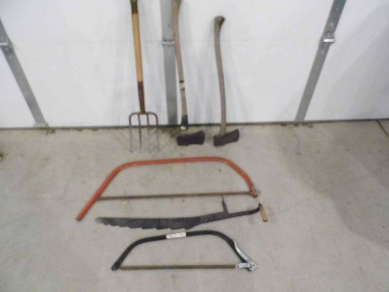 lot 119 image: Axes - Saws
