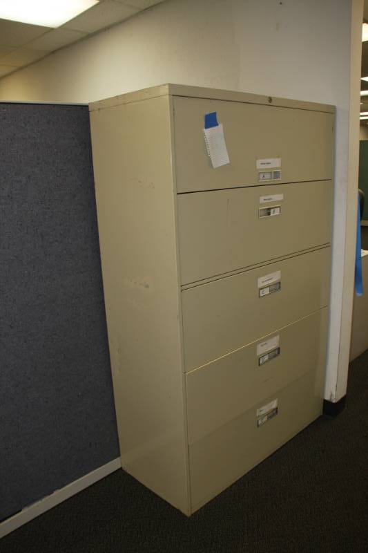 5 Drawer File Cabinet 65 x 42 x 18 Room 3