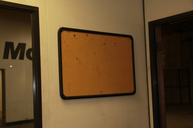 Lot of 2 Chairs 2 Cork Boards Room 11