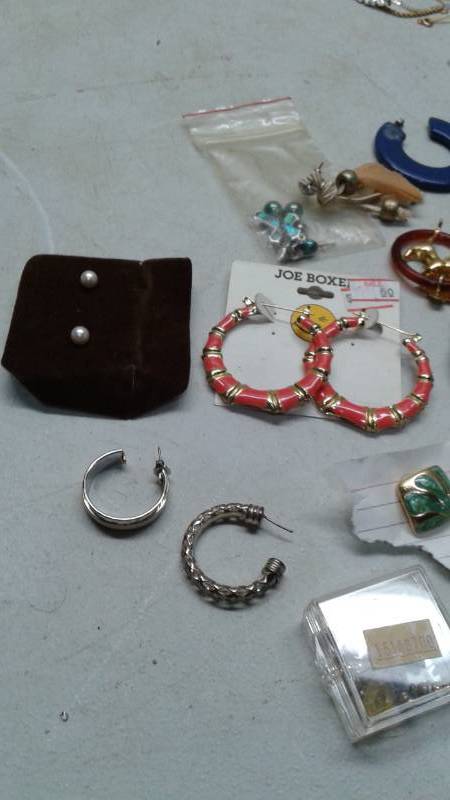 lot 9 image: Huge Lot Of Costume Earrings, Lots Of Pairs