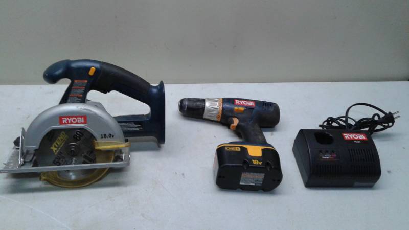 lot 15 image: Portable Ryobi Skill Saw And Drill, Good Working Condition, With Battery And Charger