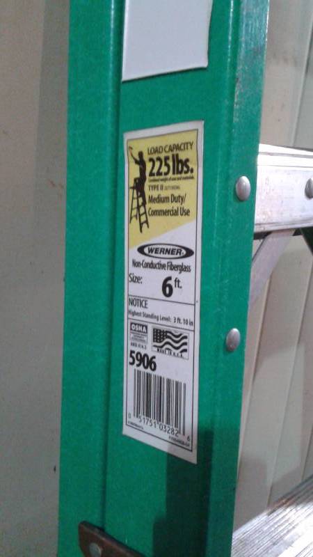 lot 29 image: Werner 6ft Non Conductive Fiberglass Ladder, Good Condition