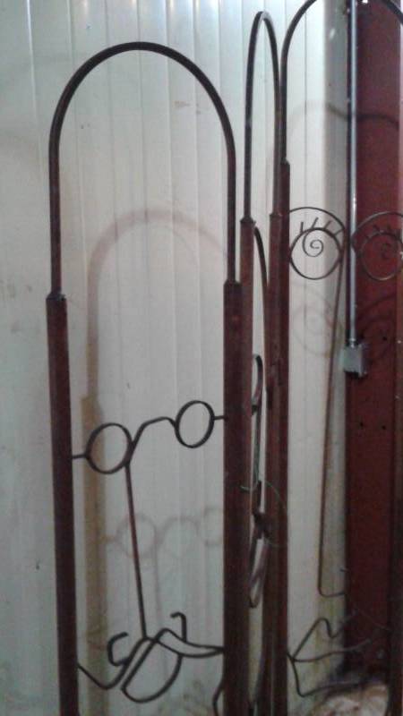 lot 32 image: Large Folding Three Panel Iron Garden Trellis