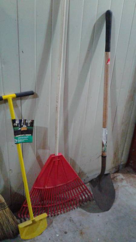 lot 46 image: Lot Of Garden Yard Tools, Rake, Broom, Shovel