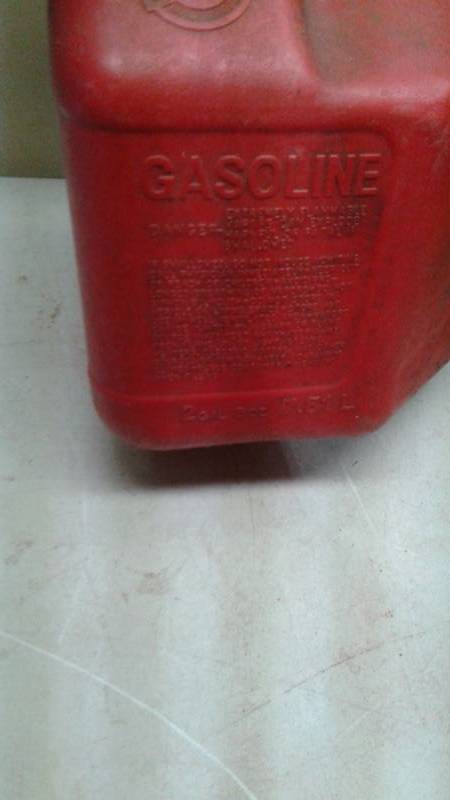 lot 49 image: Lot Of Buckets And Gas Cans