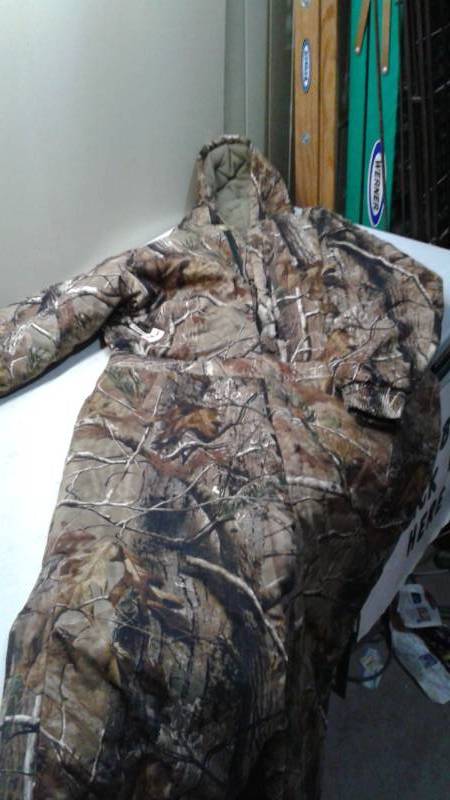 lot 53 image: Gander Mountain Full Length Camouflage Hunting Snow Suit, Size Large
