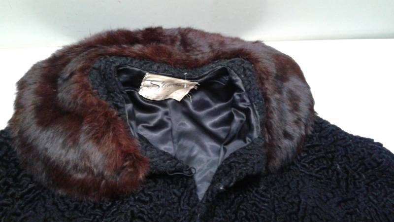 lot 64 image: Vintage Steinbach Womens Coat, I Believe The Fur Is Real, No Size
