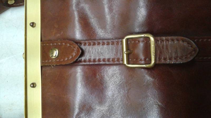lot 71 image: Pelle Leather Travel Bag Case, Used, Some Wear, No Key