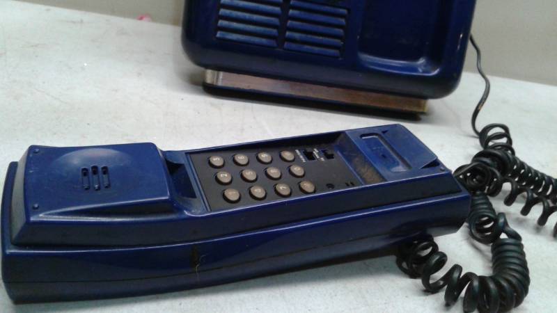 lot 92 image: Pepsi Wall Phone, Used, Works, Needs Cleaning