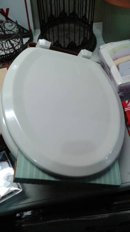 lot 95 image: Lot Of Household Items