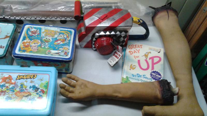lot 104 image: Lot Of Mixed Toy Items, Lunchboxes