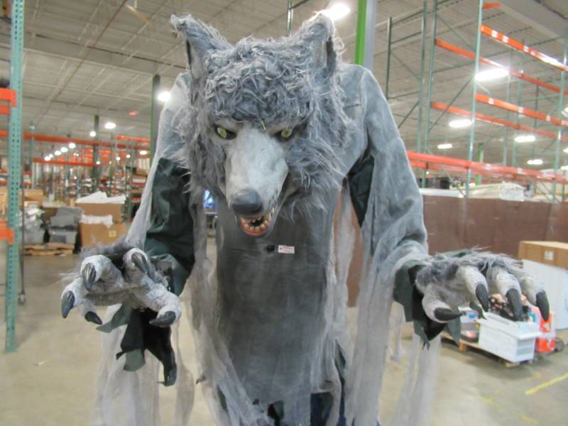 7 Ft. Towering Werewolf Assembled Does not work MN HOME OUTLET