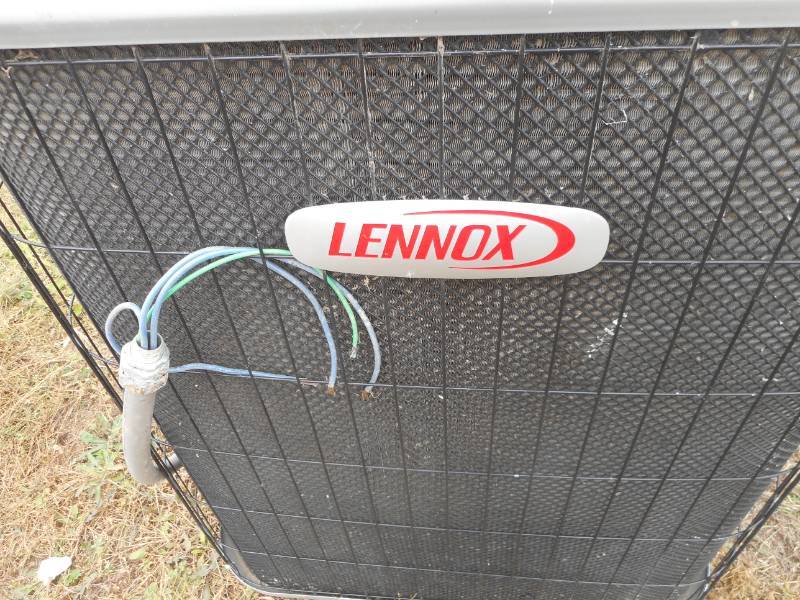 lot 21 image: Lennox AC Unit