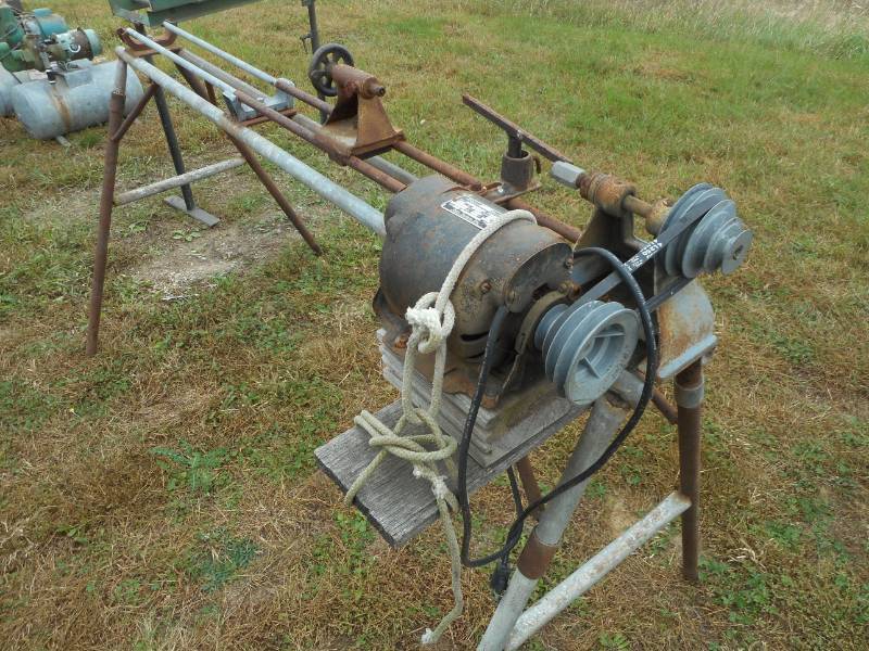 lot 9 image: Wood Working Equipment