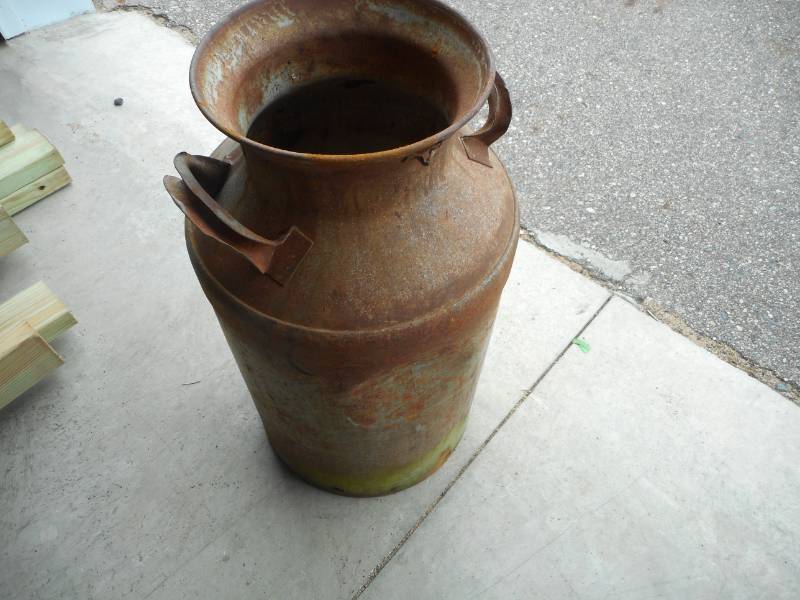 lot 17 image: Milk Can
