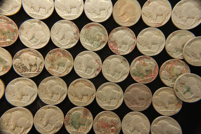 lot 69 image: 37 US BUFFALO NICKELS