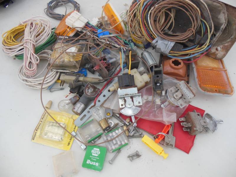 Assorted electric bulbs, fuses, wir...