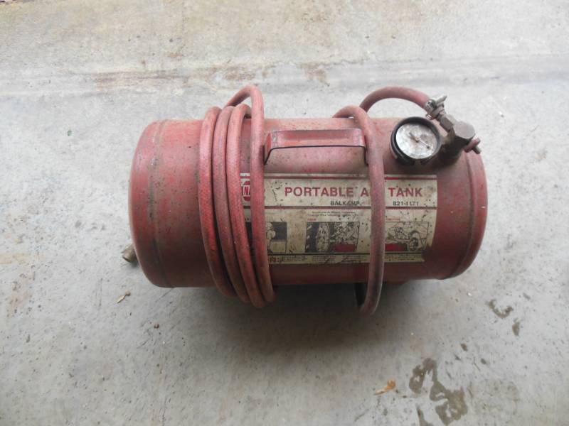 Portable air tank (works but bad gu...