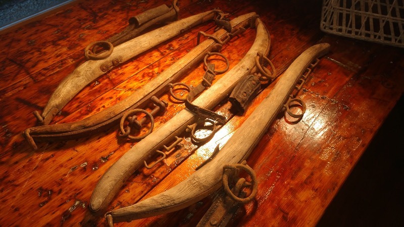 Wood Horse Hames