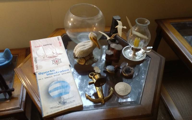 lot 9 image: Nautical & Sea Side Collectibles