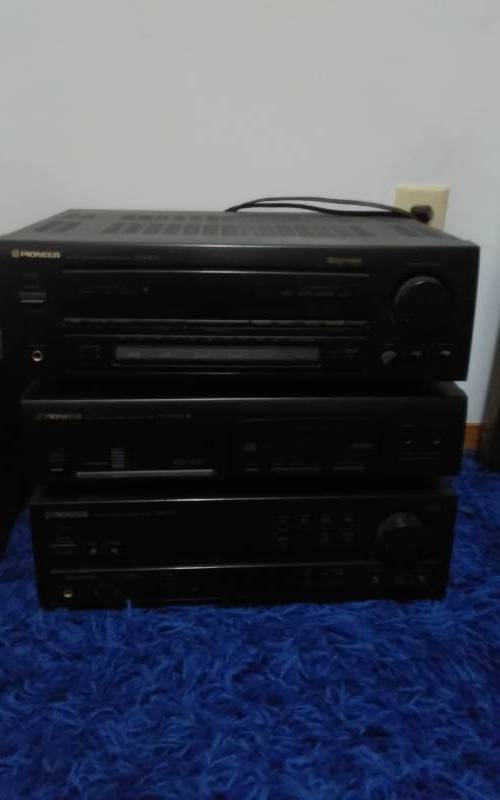 lot 18 image: Pioneer VSX305 Receiver, PDM403 CD Player, VSX403 Receiver