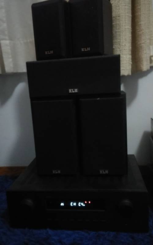 lot 19 image: KLH KL2400 Sereo Receiver Amp, With 5-Speakers