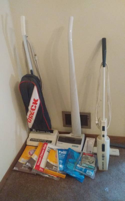 lot 34 image: Oreck XL Vacuum, Black & Decker Floor Buster, Singer 3 In 1, Vacuum Bags