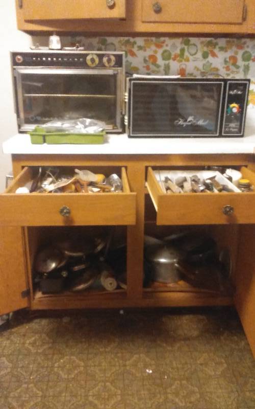 lot 47 image: Farberware Turbo Oven, Harvest Maid Dehydrater, Contents Of 2-Drawers & Cupboard-Utensils, Flatware, Pot & Pans