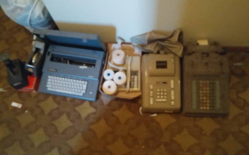lot 80 image: Vintage Office Related