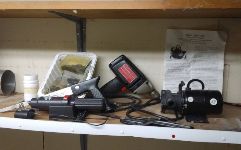 lot 84 image: Craftsman 38 Drill, Craftsman Saw, Simmer M-40 Pump, Misc.