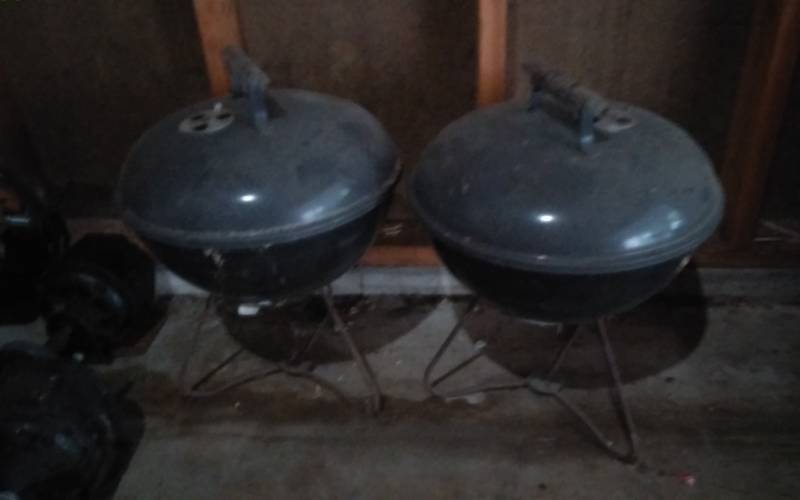 lot 92 image: 2-Small Charcoal Grills