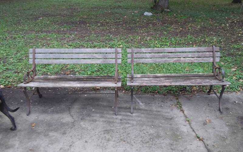 lot 104 image: 2-4 Foot Wood Benches With Cast Iron Frames