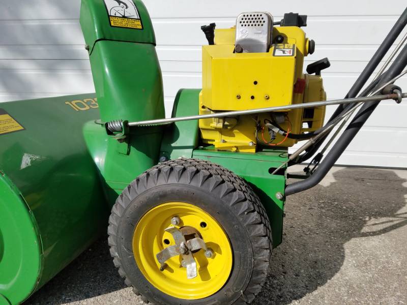 John Deere 1032 Snow Blower 32" Cut October Consignments 1 KBID