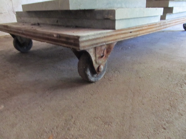 lot 65 image: Rolling Materials Cart