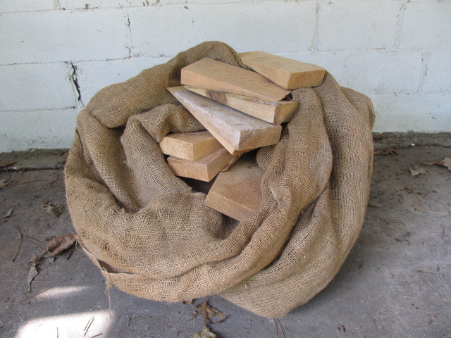 lot 69 image: Approximtely 200 Wooden Wedges