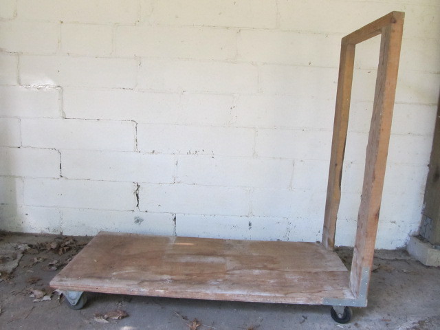 lot 72 image: Rolling Materials Cart