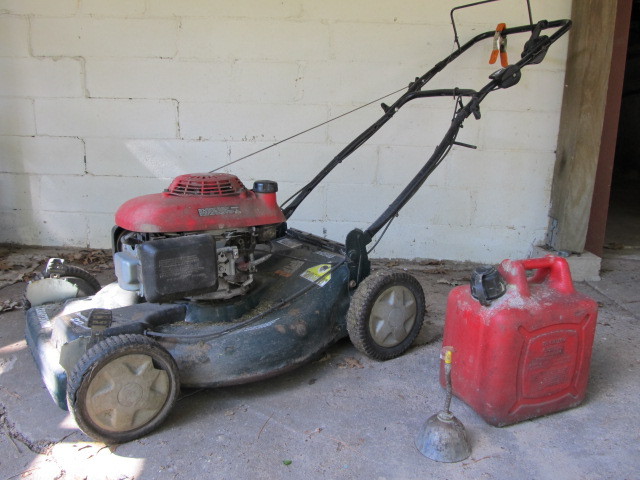 lot 74 image: Working CRAFTSMAN Lawn Mower